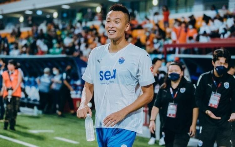 新加坡联赛|金信煜：期待与孙准浩在亚冠中交手 希望提升新加坡足球的水平