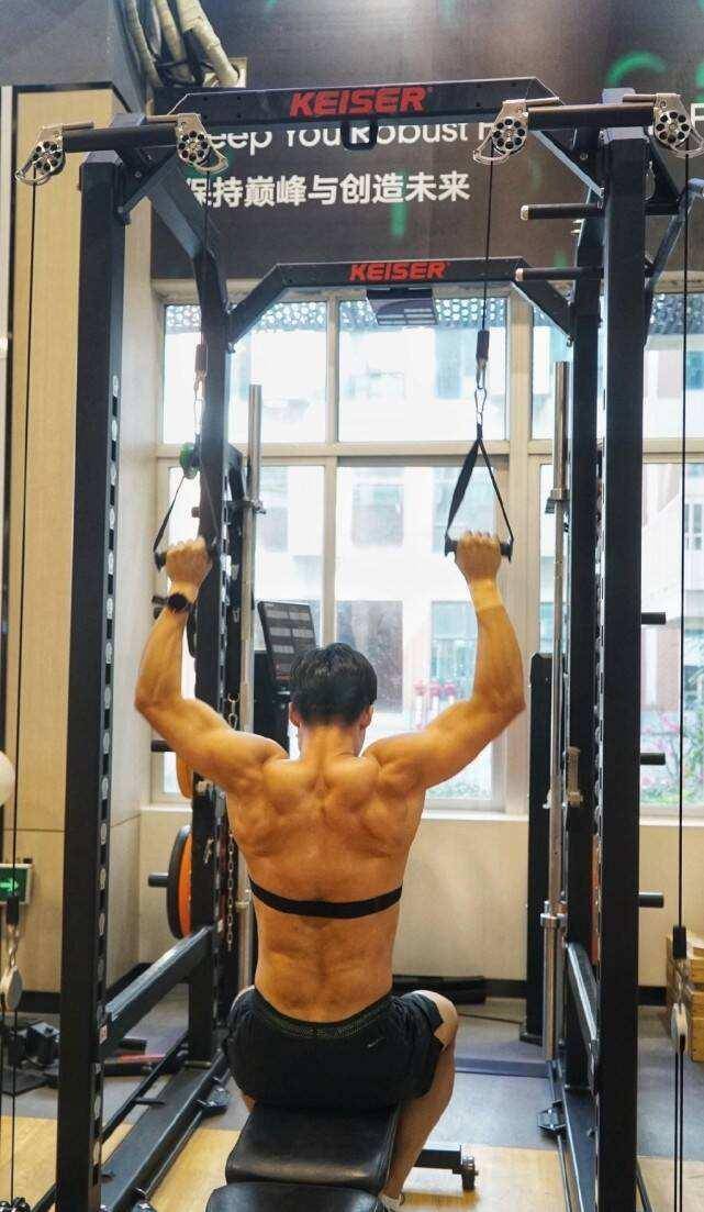 32岁苏炳添晒腹肌与妻子已有二胎计划今年有两大目标令人期待