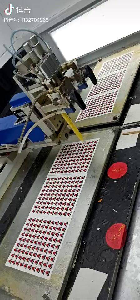 环氧树脂胶环氧树脂ab胶生产厂家滴胶贴纸自动点胶机点胶机滴胶工厂