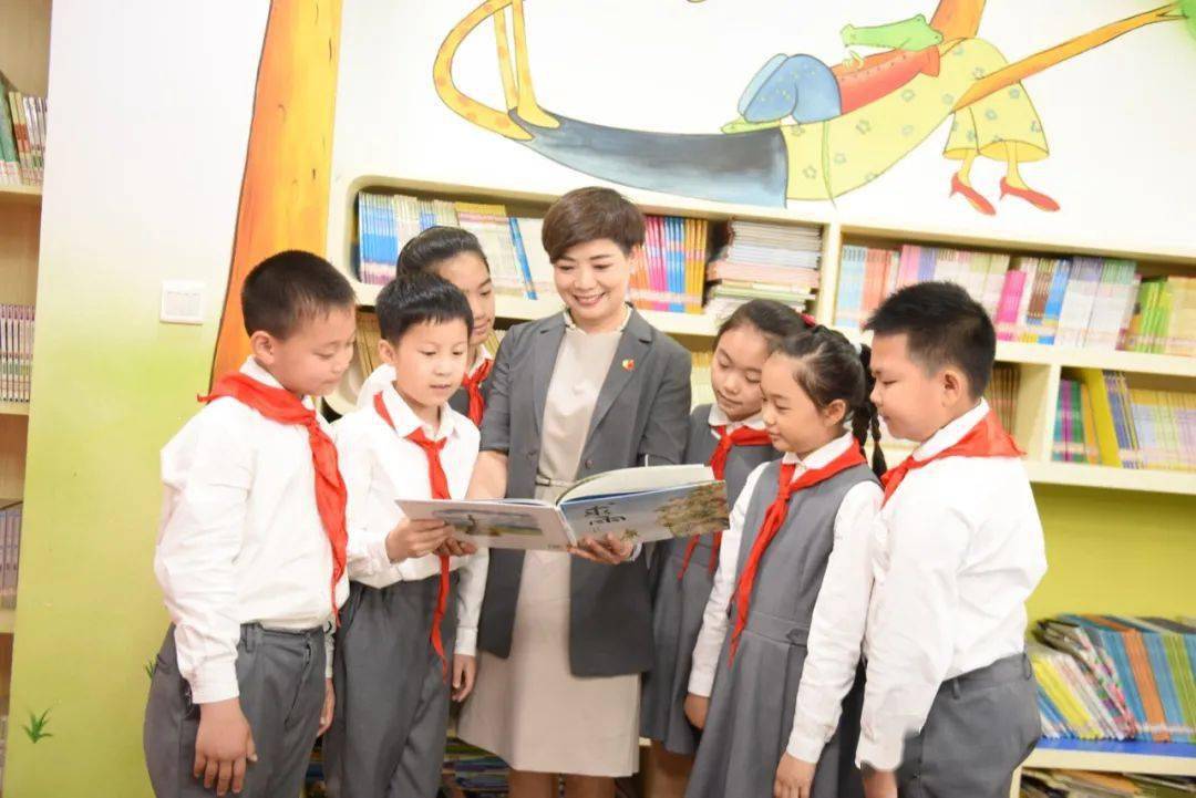 女神节郑州市管城区东关小学陈丽红温柔与爱的力量持久而绵长