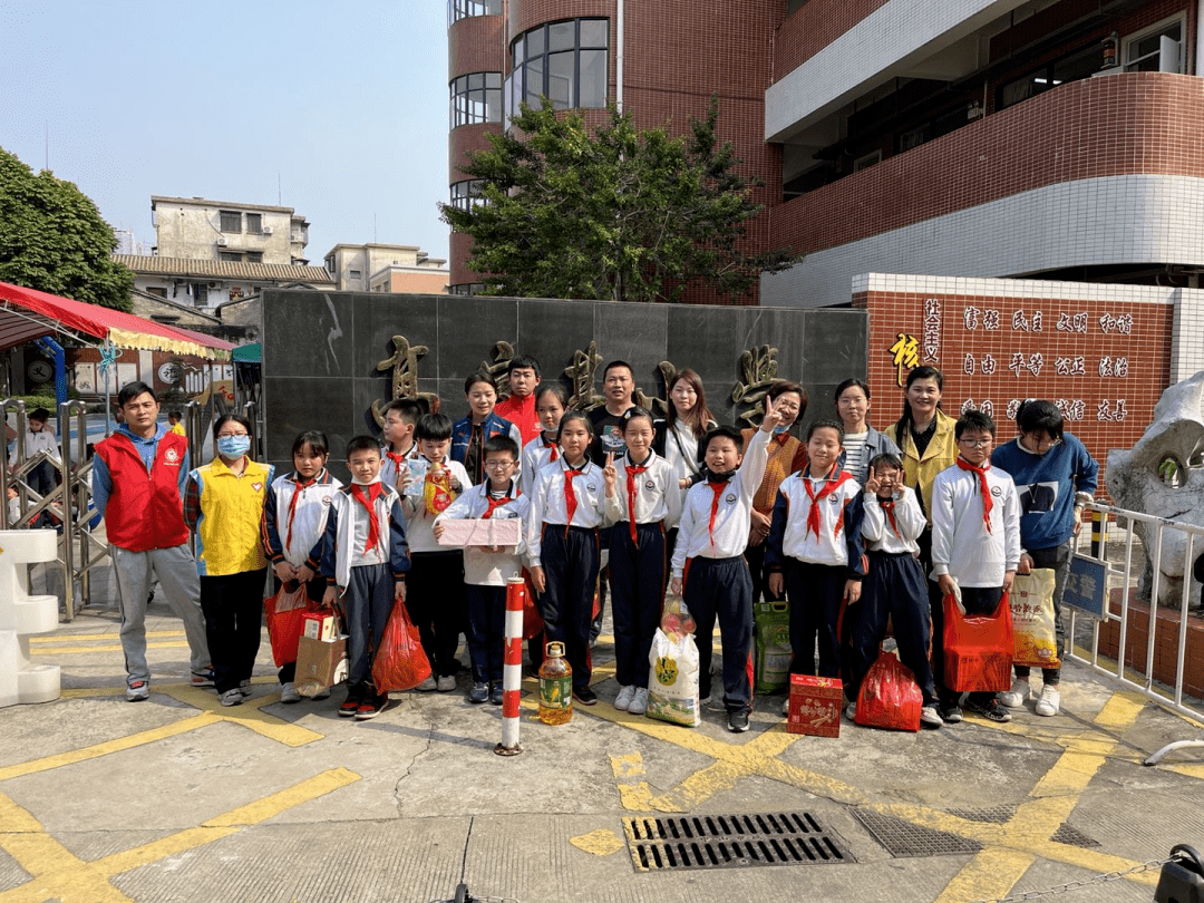 悦来南社区党委联合杨仙逸小学体育路学校党支部,悦来南派出所党支部