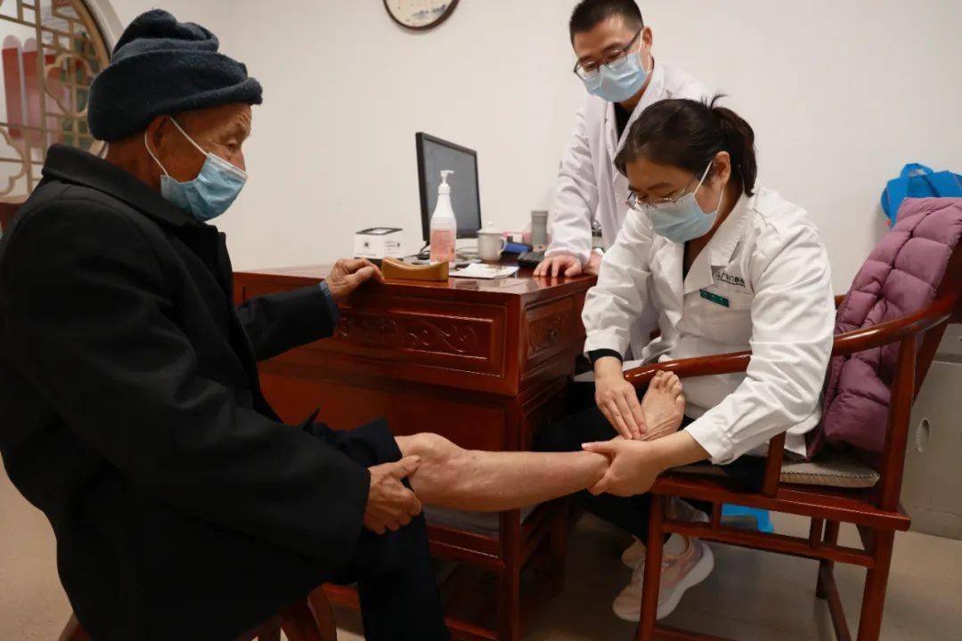 关于中国中医科学院广安门医院患者须知跑腿代挂联系的信息