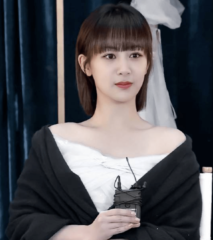 杨紫李一桐争资源蒋依依靠恋情炒作朱一龙发展张铭恩后续