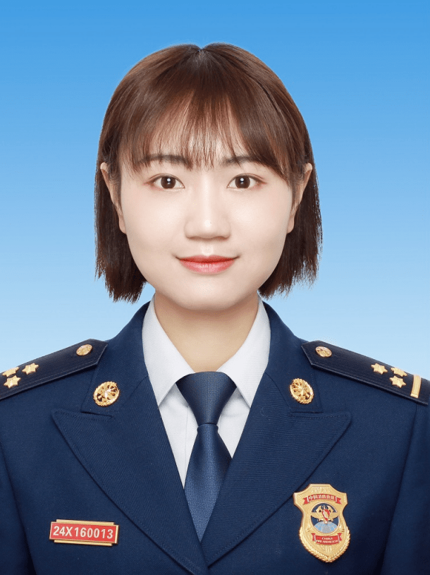 2009年6月参加工作,历任学员,副中队长,中队长,参谋,现任铜仁市消防