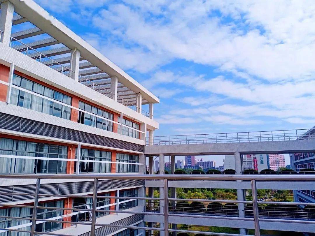 公办广东工贸职业技术学院录取分数学校环境宿舍介绍