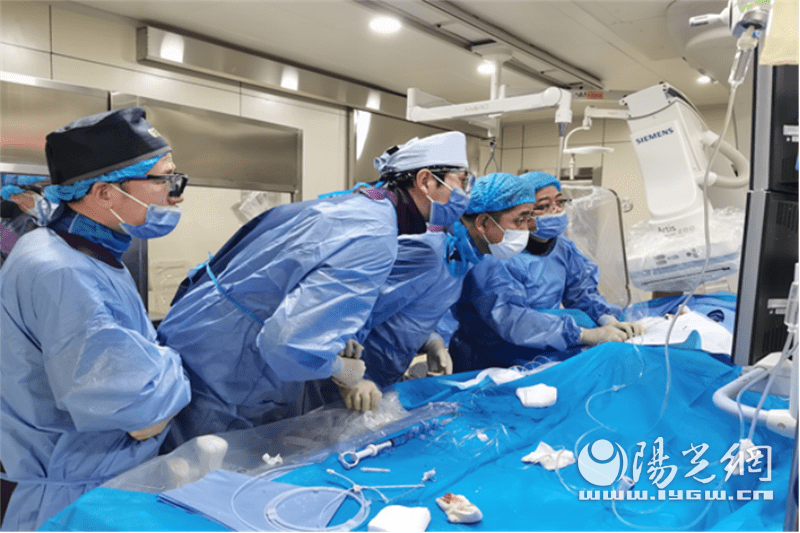 心血管内科徐晓辉主任带领团队首次为90岁高龄的老奶奶实施胶囊起搏
