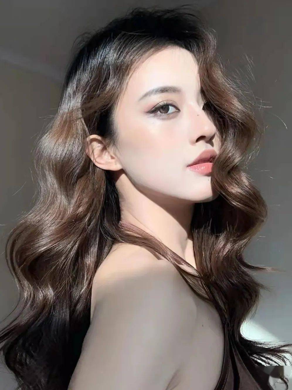 法式大波浪打造极致氛围