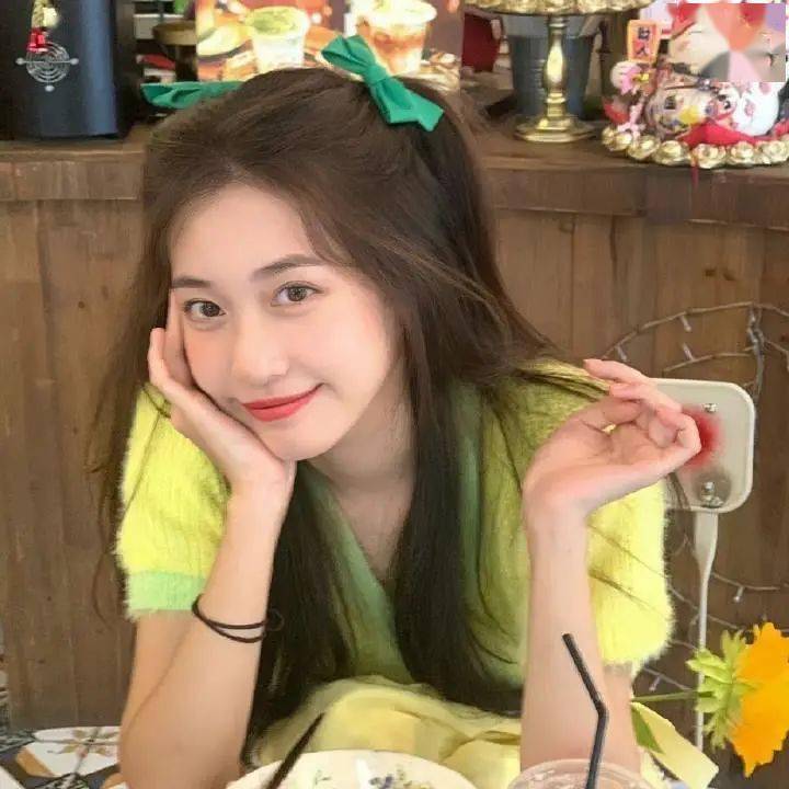 ins氛围感美女头像67念念不忘