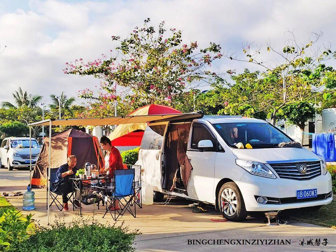 如今,房车自驾游的门槛已经与老百姓的家门接轨了, 现在的自驾游爱好