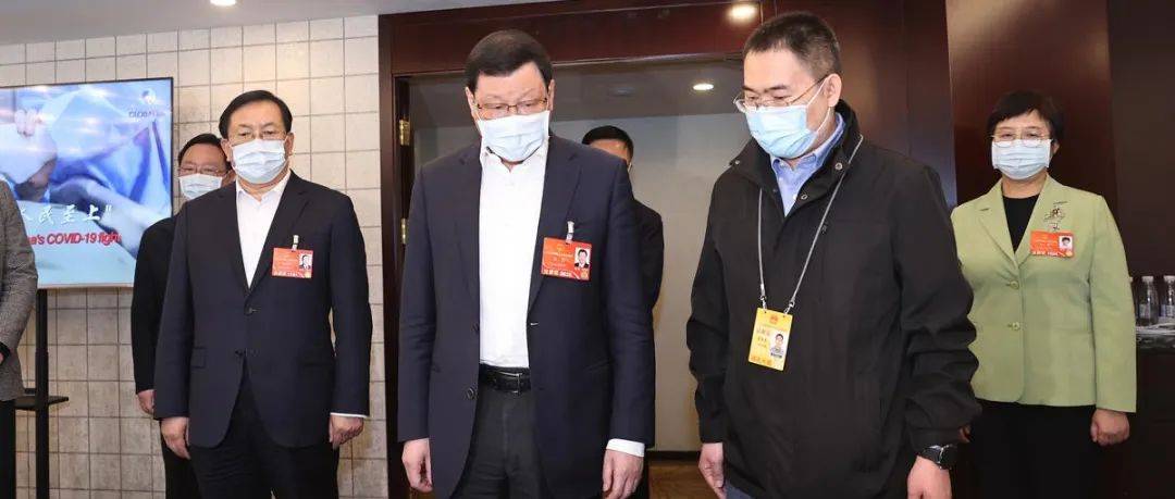 坚持守正创新讲好湖北故事中国故事！应勇王忠林看望参加全国两会报道媒体记者_习近平_决定性_应勇
