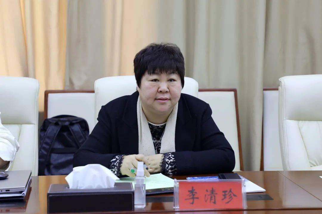 李清珍介绍了公司发展概况及在峰投资项目情况,并对峰峰矿区给予的