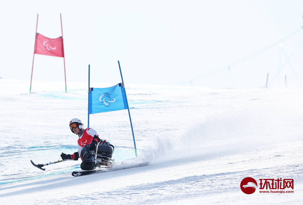 男子|中国选手梁子路获高山滑雪男子大回转（坐姿组）铜牌