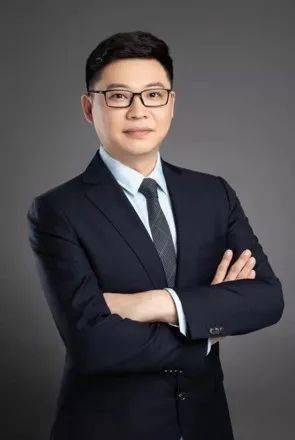 大医论道王哲教授右手柳叶刀左手执新药善用免疫治疗为肺癌患者生命