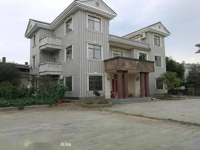 兴宁龙田豪华别墅拍卖195万起