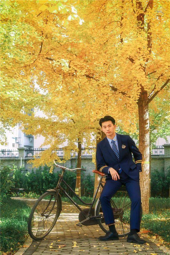 适配度满分当执梦少年遇上翔宇王牌专业超炫酷校园生活轻松实现蓝天