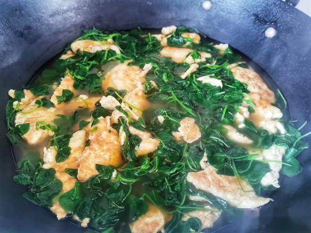 鲜香美味的草头鸡蛋银鱼汤就是这么简单,没难度没技巧,随便做做就能吃