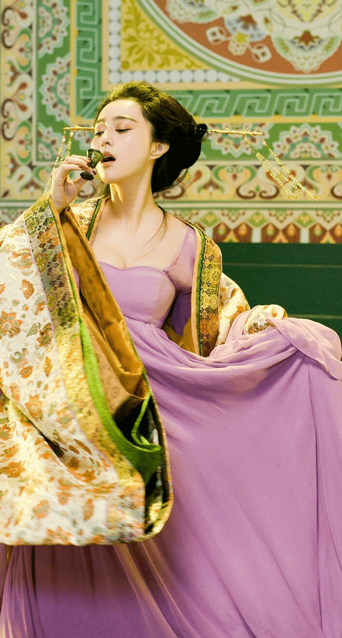 世人皆叹她的美，却不知她的才，杨贵妃唯一传世的一首诗，你不一定没有读过_手机搜狐网