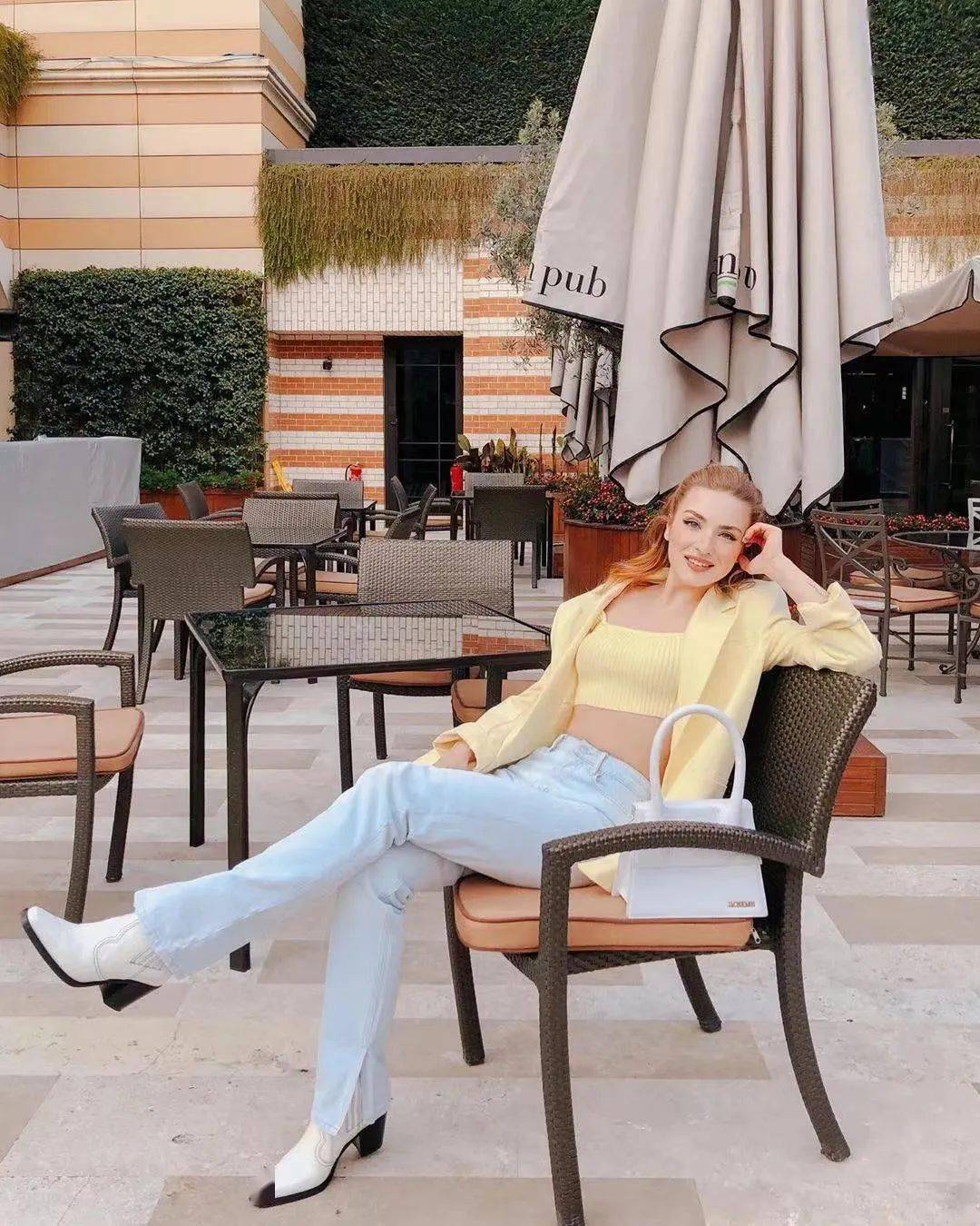 颜色 2022年春夏最爽心悦目的5组配色，第一个就美翻了！