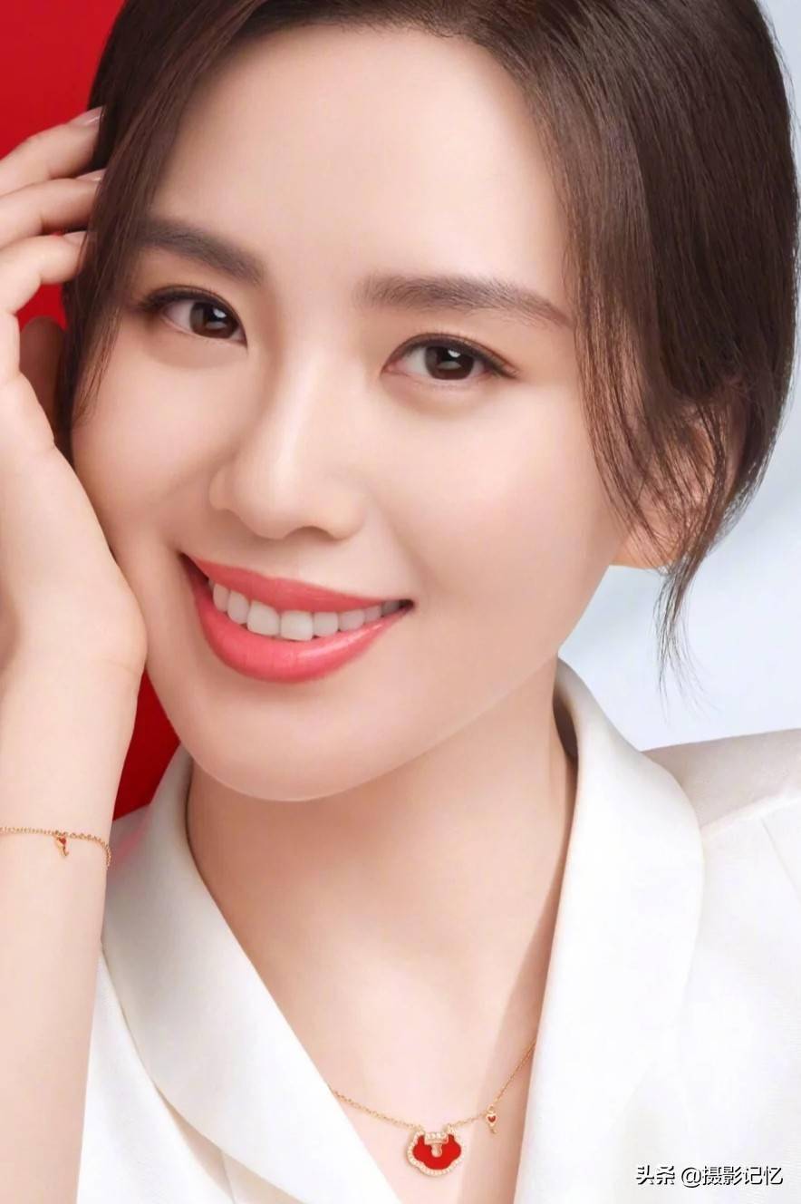 刘诗诗淡淡的笑甜甜的美