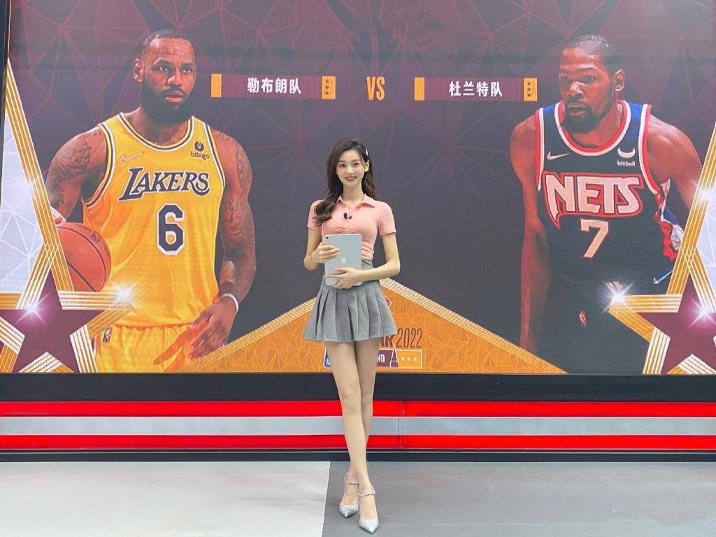 曾经的央视主播以徐济成,于嘉,苏群等为主,他们