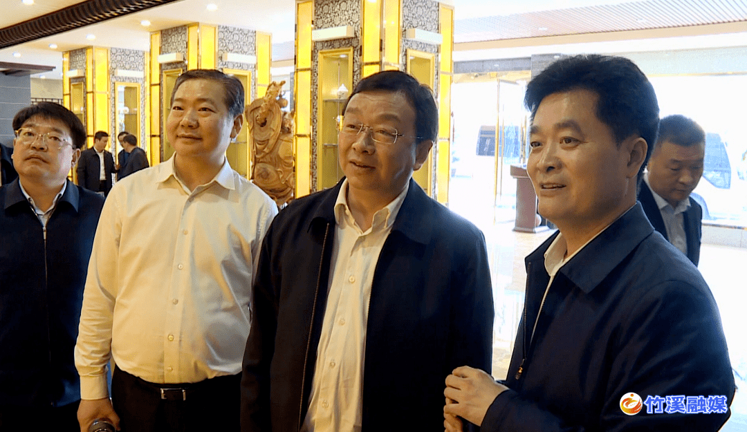 县委书记柯尊勇,县委副书记陈宣陪同调研.