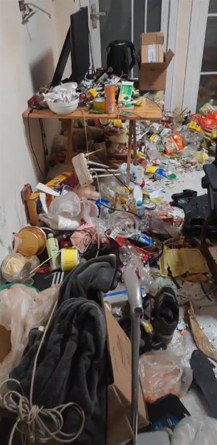 租客留下一屋子垃圾房东请人收拾房间比月租金还贵
