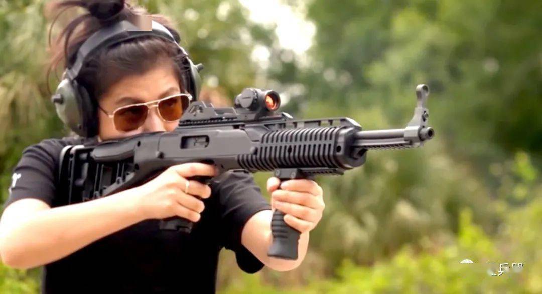 啥叫蓝领枪它就是代表支持diy便宜简单的hipoint武器公司995ts卡宾枪