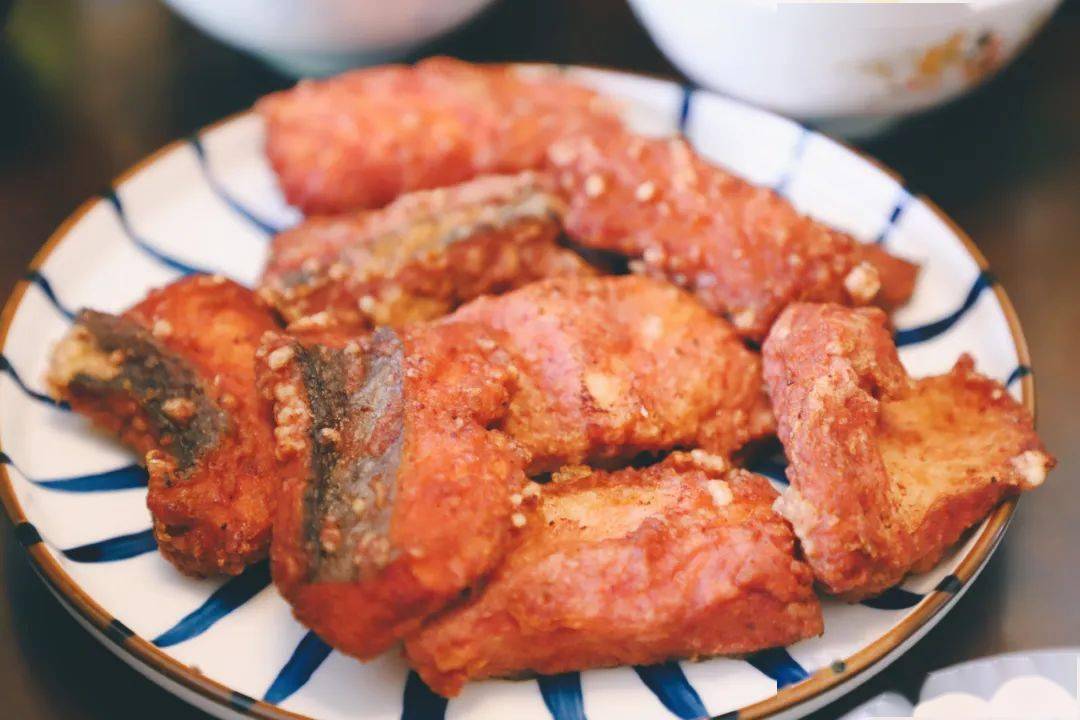 福州有一句俗语叫做"春鳗冬带夏白鱱(lǐ)",意思是说春天的海鳗鱼很肥