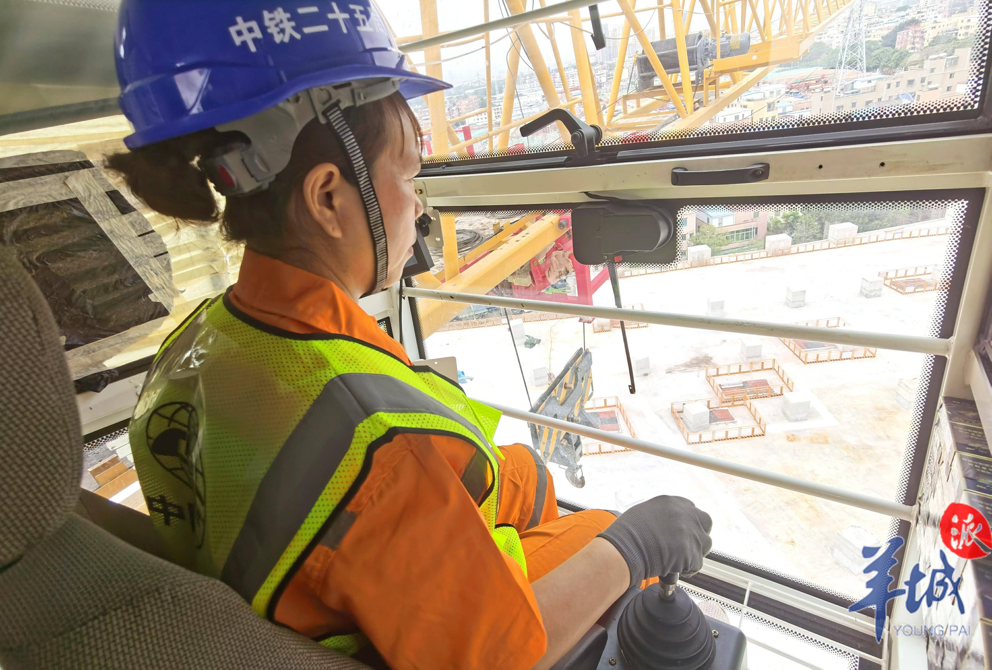 视频开塔吊闯龙门工地上的女司机占比越来越高
