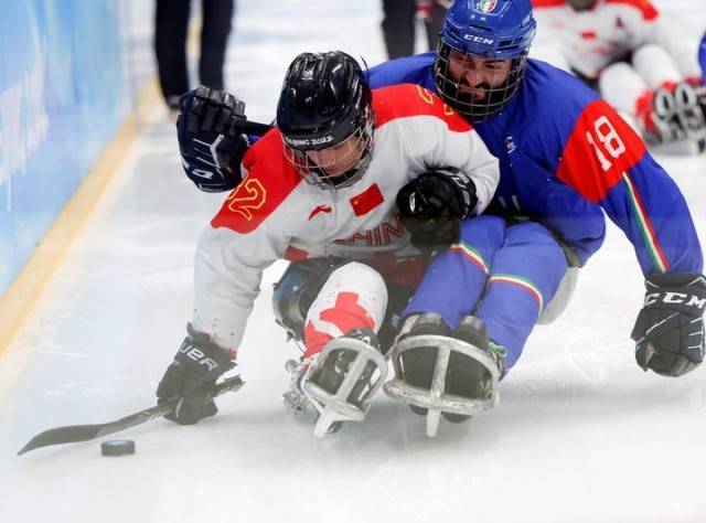 兰红光|意大利运动员：四年后，期待更多残疾青年参与冰球运动