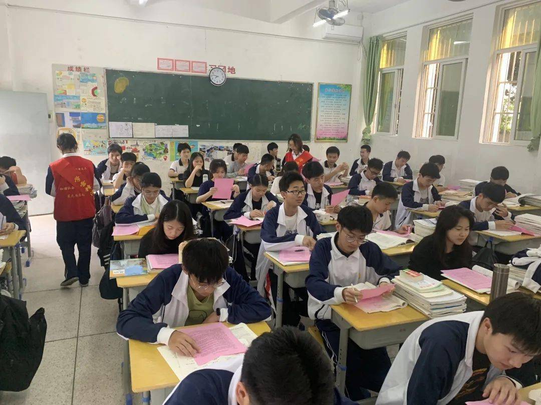 基层动态峡晖中学团委会开展志愿建功行喜迎二十大2022年学雷锋志愿