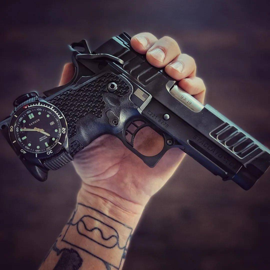 让你一次看个够staccato2011系列手枪美图