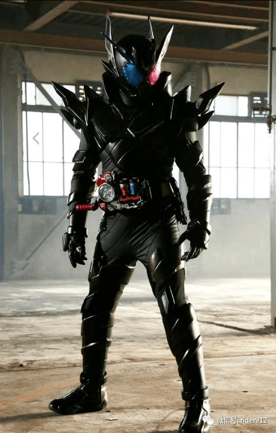 但真的好看,这个和假面骑士build的危险兔坦形态一样,换了颜色后,基础