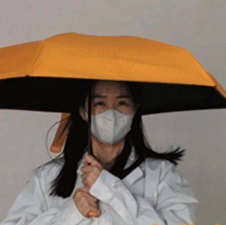 比手机还轻的伞,又小又大!_优点_雨伞_拇指