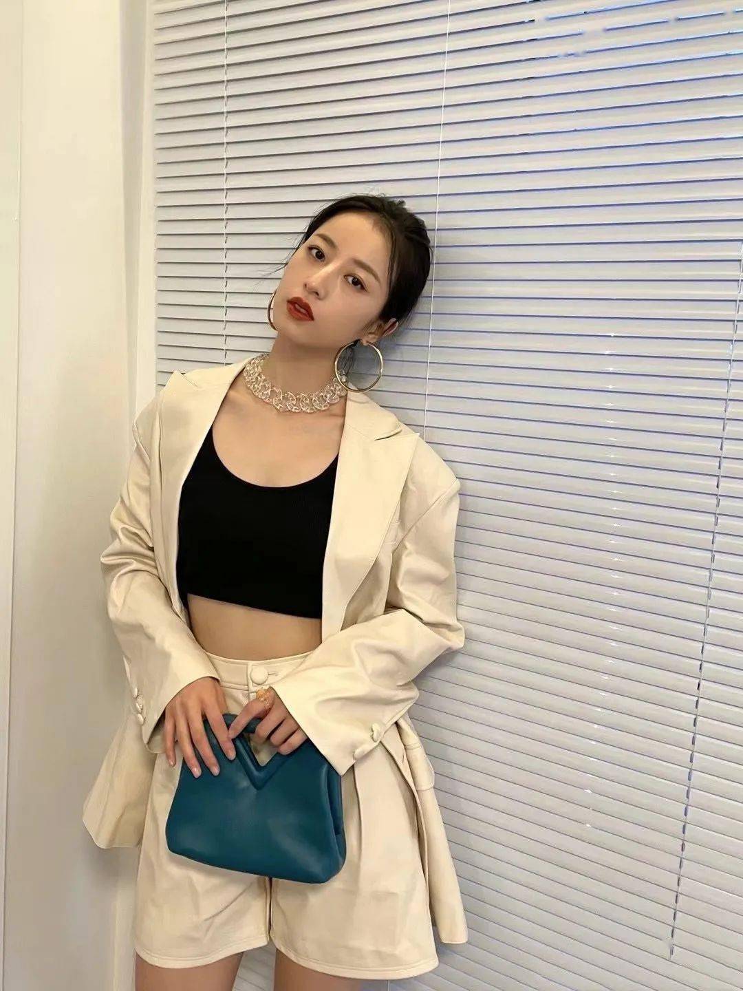 春夏 春夏通勤怎么穿?这7种搭配,让你又飒又高级!