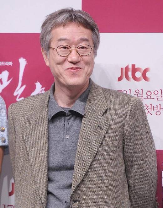 请吃饭的漂亮姐姐又小火一把这部剧的导演安畔锡值得期待