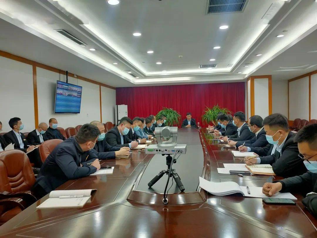 书记王玉东一行到平原德百广场视察复工复产情况,广场总经理王红霞
