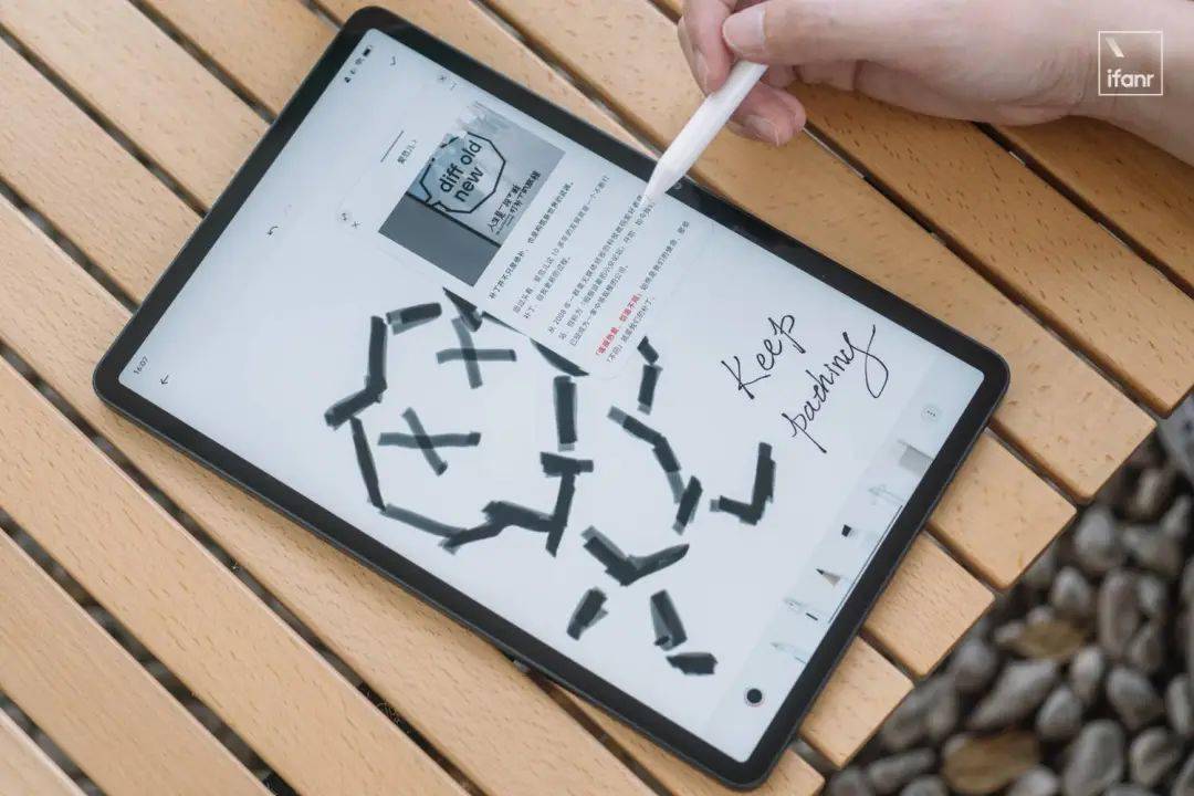 Android 平板在超越 iPad 之前，请先打败 Windows