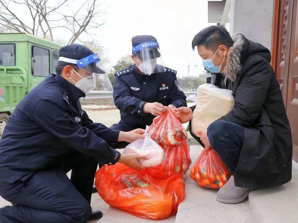 忠诚为印热血作书连云港公安用警察蓝筑牢疫情防控红色堡垒