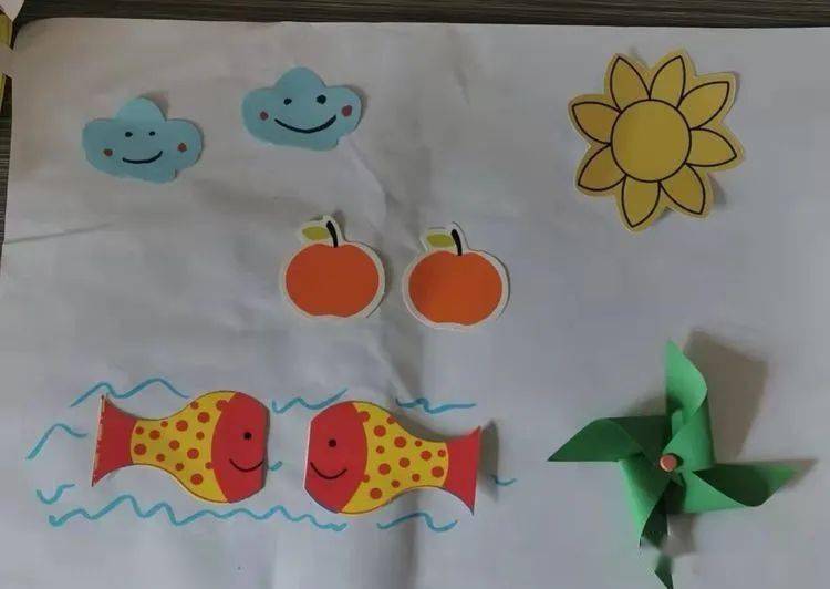 【平移,旋转,轴对称】让思维看的见——延职附小二年级12班巧手绘美图