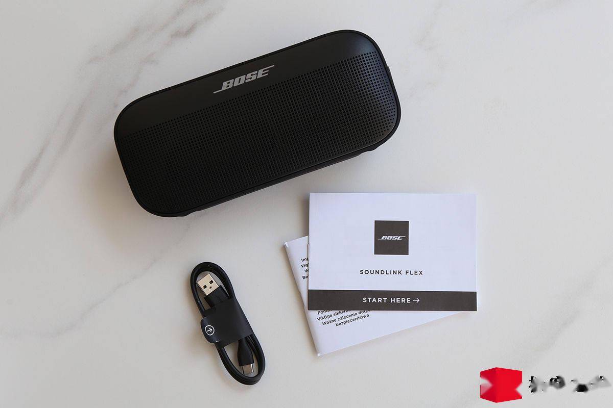 续航|?Bose SoundLink Flex 开箱：好声音长续航，IP67 适应多场景