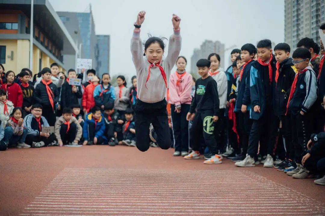 蹦蹦跳跳真可爱—洛阳市实验小学立定跳远比赛纪实_地面_校区_跳远