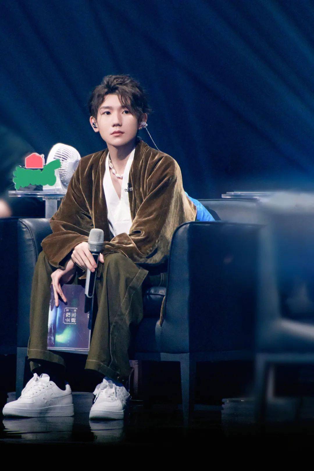 【福利】价值2680元的starwalk球鞋免费送_易烊_于小_王嘉尔