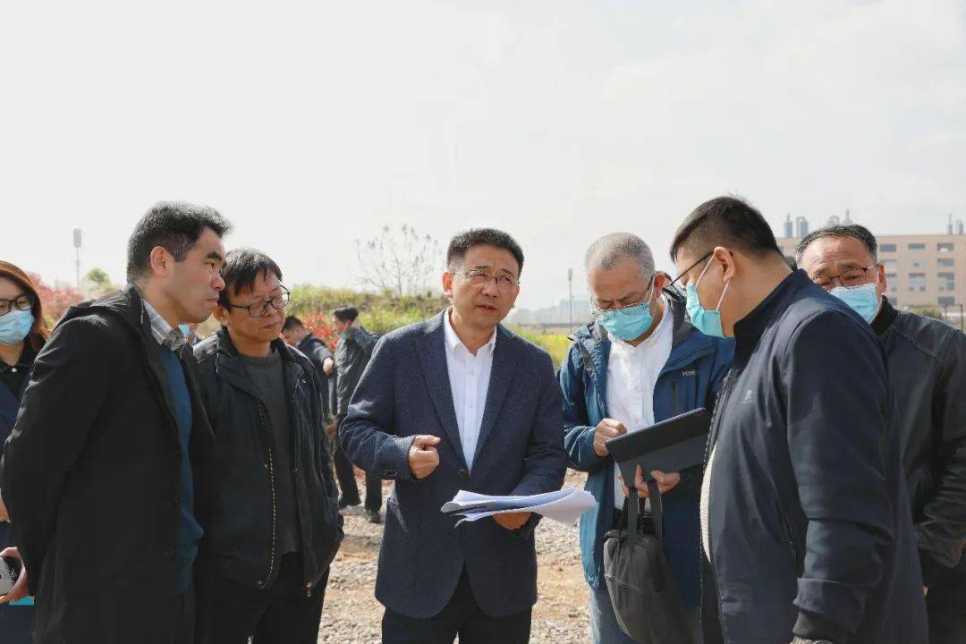 开发区领导孙金能,陈江,朱华锋,朱卫锋,伊益亮参加.