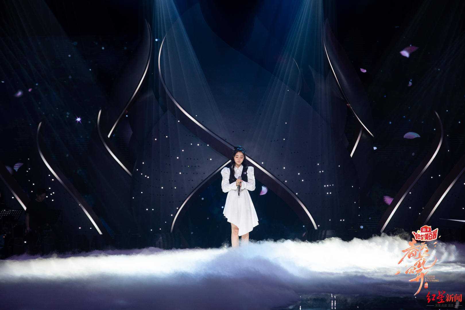 民乐|首登舞台被赞“声音有故事感” 川音附中高三妹子未来想做民乐创新