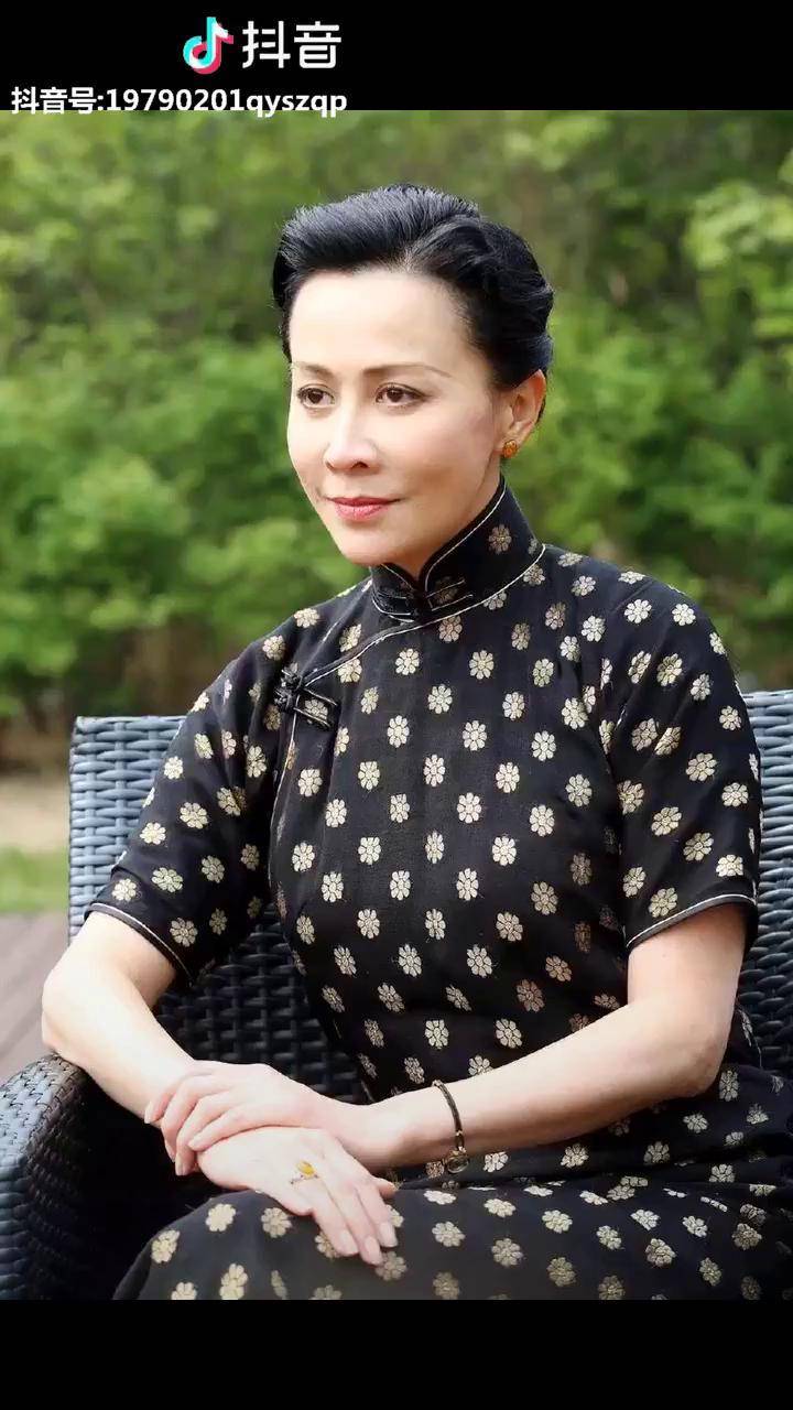 刘嘉玲版宋美龄旗袍