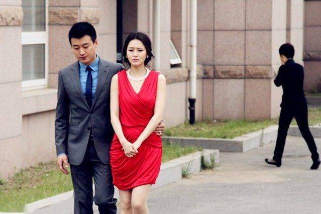 《门第》原著,才懂打败小贝婚姻的关键,不是贫富差距_何春生_罗织锦