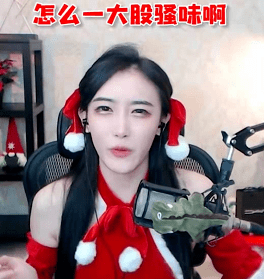 特别是看到上面,豚豚大魔王的那一出抬腿,虽然非常惊艳,但豚豚大魔王