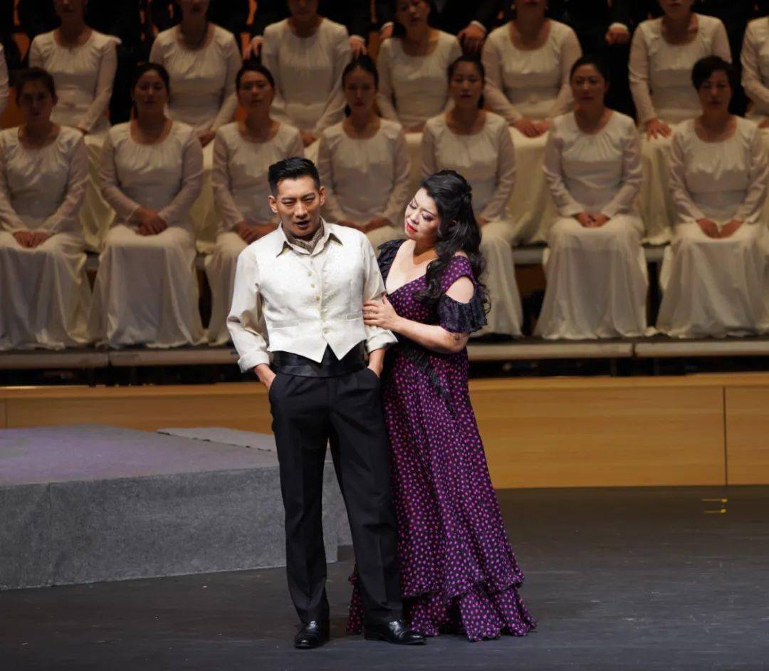上海歌剧院演员收入图片