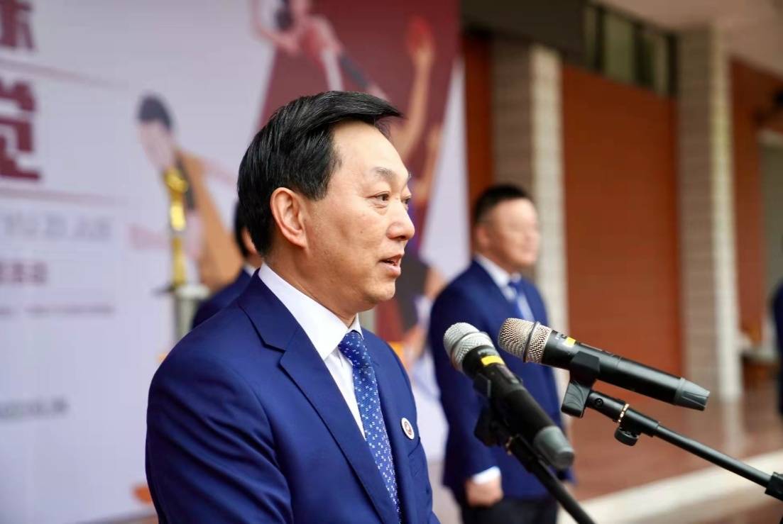 重庆一中党委书记,校长唐宏宇表示:"重庆一中作为全国优秀体育传统